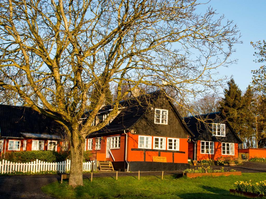 Pyttegarden Apartments Gudhjem Exterior foto